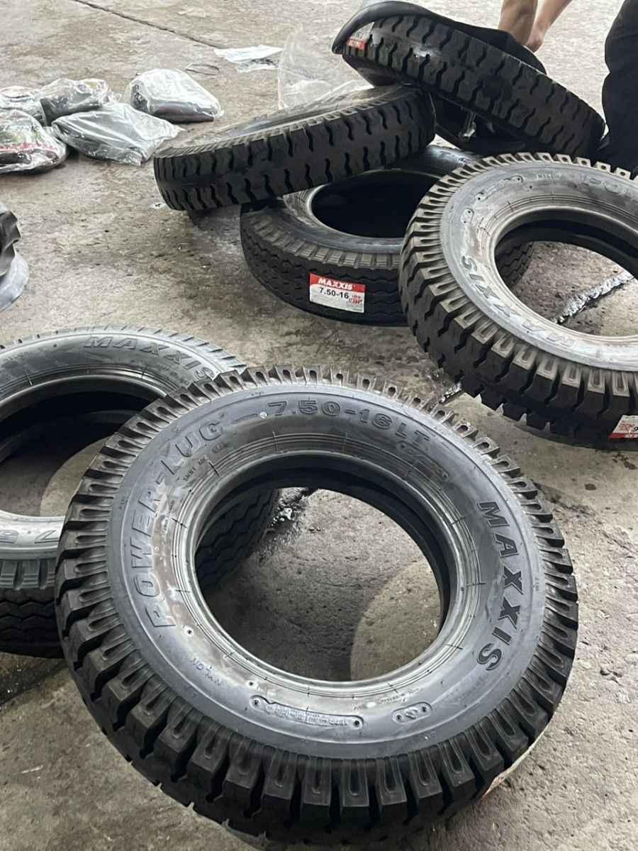 LỐP XE Ô TÔ CÓ BỊ NỔ KHÔNG? VÌ SAO LỐP BỊ NỔ.